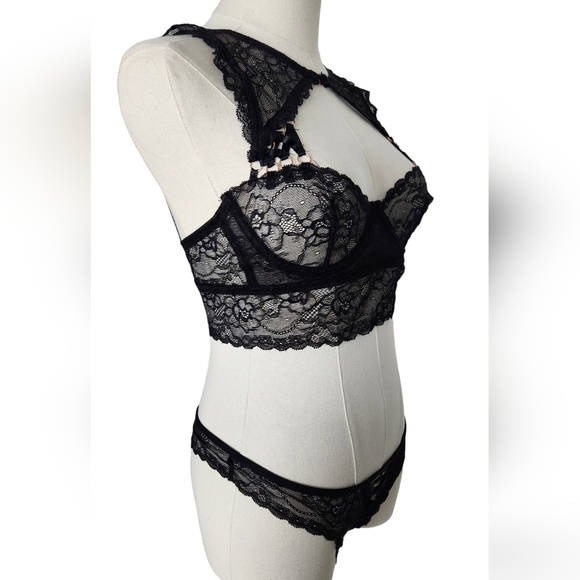 NWOT Rene Rofe Black Lace Bra and Panty Set - Picture 3 of 11